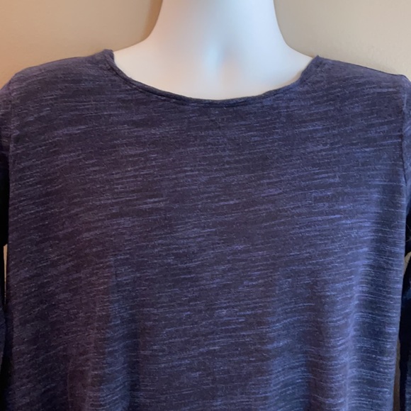 ATHLETA Top. Size Medium - Picture 4 of 7